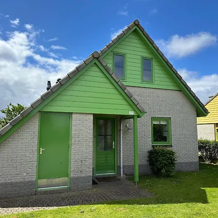 Holiday home Strandparel 77