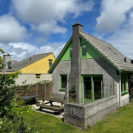 Holiday home Strandparel 77 *