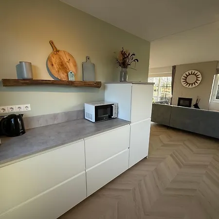 Vakantiehuis Strandparel 77 *