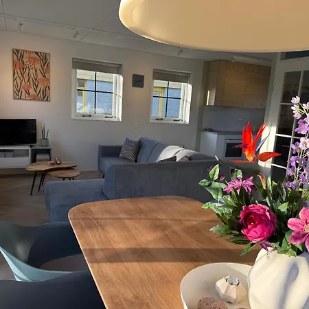 Strandparel 77 * De Zandloper