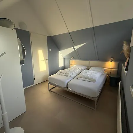 Holiday home Strandparel 077 *