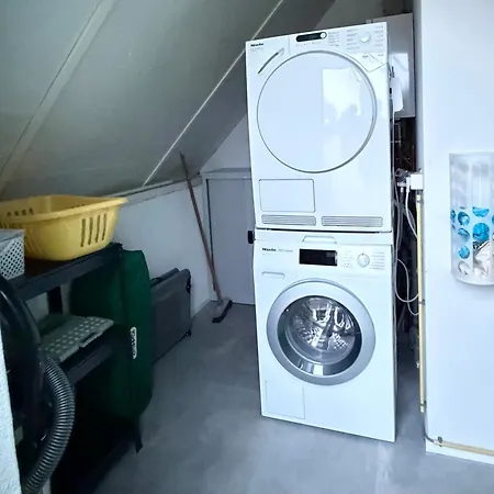 Semesterbostad Strandparel 77 *