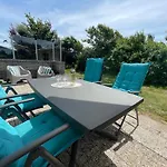 Strandparel 77 Feriehus *